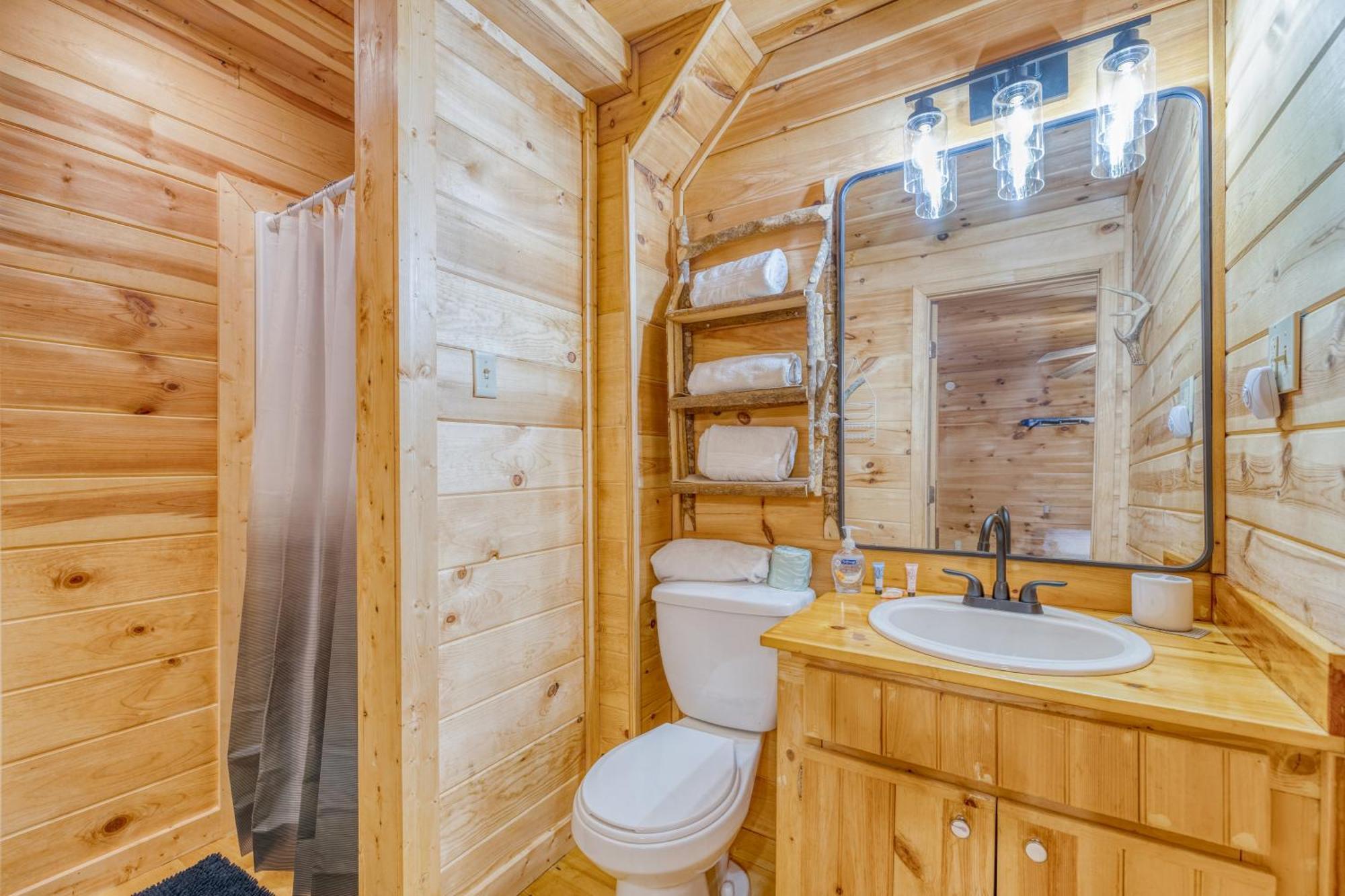 Secluded Sunrise Ridge-10 Min From Blue Ridge, King Beds, Hot Tub, 2 Porches, Fireplace Wood Burning, Mountain View, Cozy Exterior foto