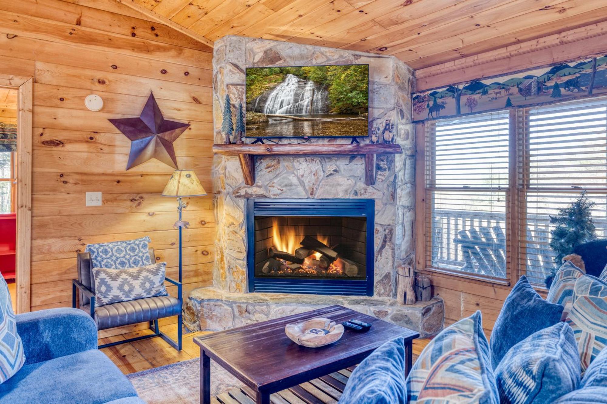 Secluded Sunrise Ridge-10 Min From Blue Ridge, King Beds, Hot Tub, 2 Porches, Fireplace Wood Burning, Mountain View, Cozy Exterior foto